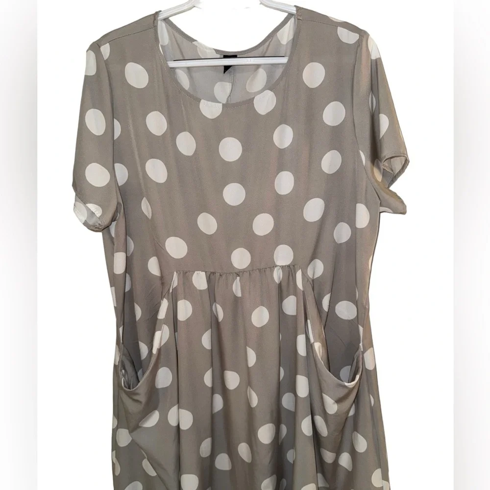 Women’s Emery Rose Light Gray & White Short Sleeved Round Neck Dress. Size XXL. - Picture 3 of 8